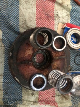 KHI NÀO CẦN THAY PHỚT MÁY BƠM & NGUYÊN NHÂN KHIẾN PHỚT HỎNG NHANH – GIẢI PHÁP IPS CHO NHÀ MÁY CÔNG NGHIỆP.